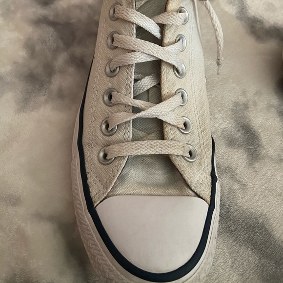 converse - Picture 2 of 6